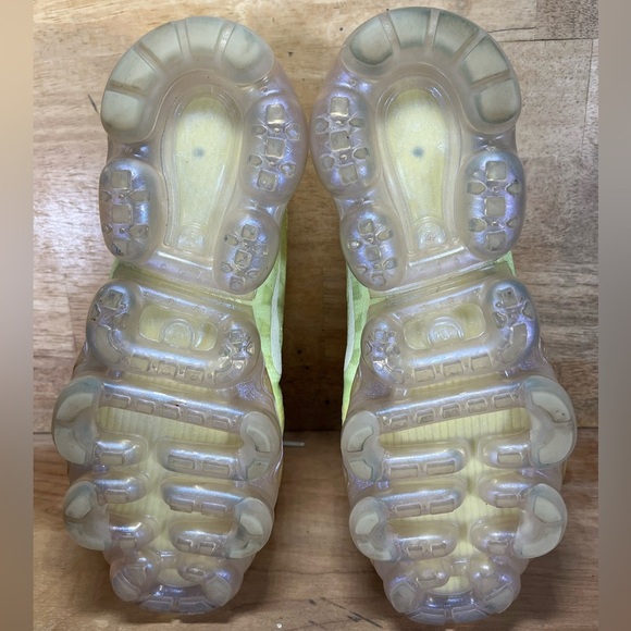 Nike Air VaporMax 2019 SE Womens Size 7.5 Running Shoes Sneakers Luminous Green - Picture 8 of 11